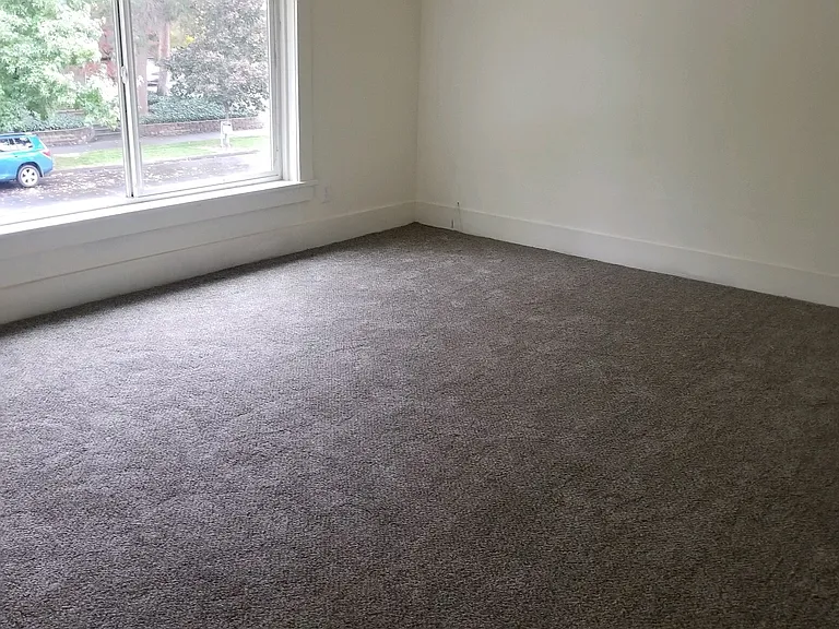 10 N Touchet St — Photo 17