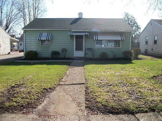 1st image of 796 Blaine Ave