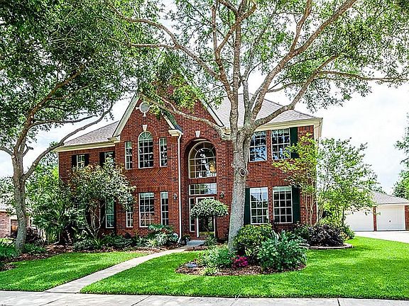 WELCOME HOME TO FRIENDSWOOD!