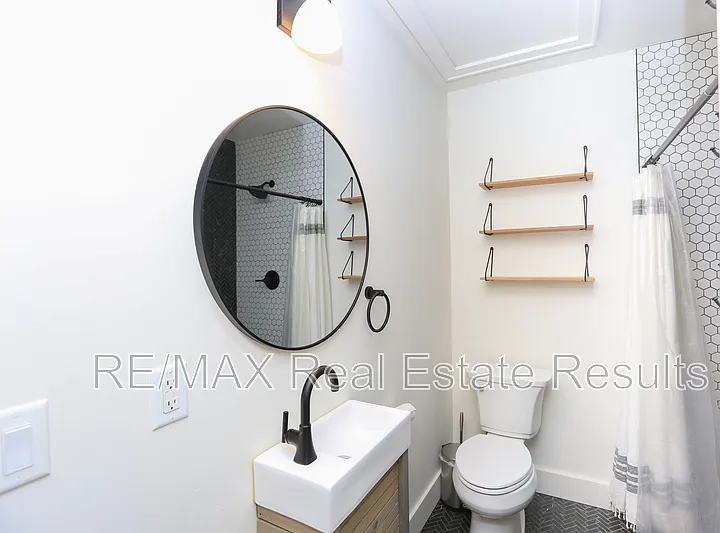 610 N Olive Ave — Photo 33