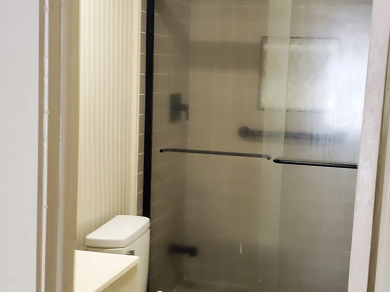 2 bed, 1250 sqft, $2,400 — Photo 2