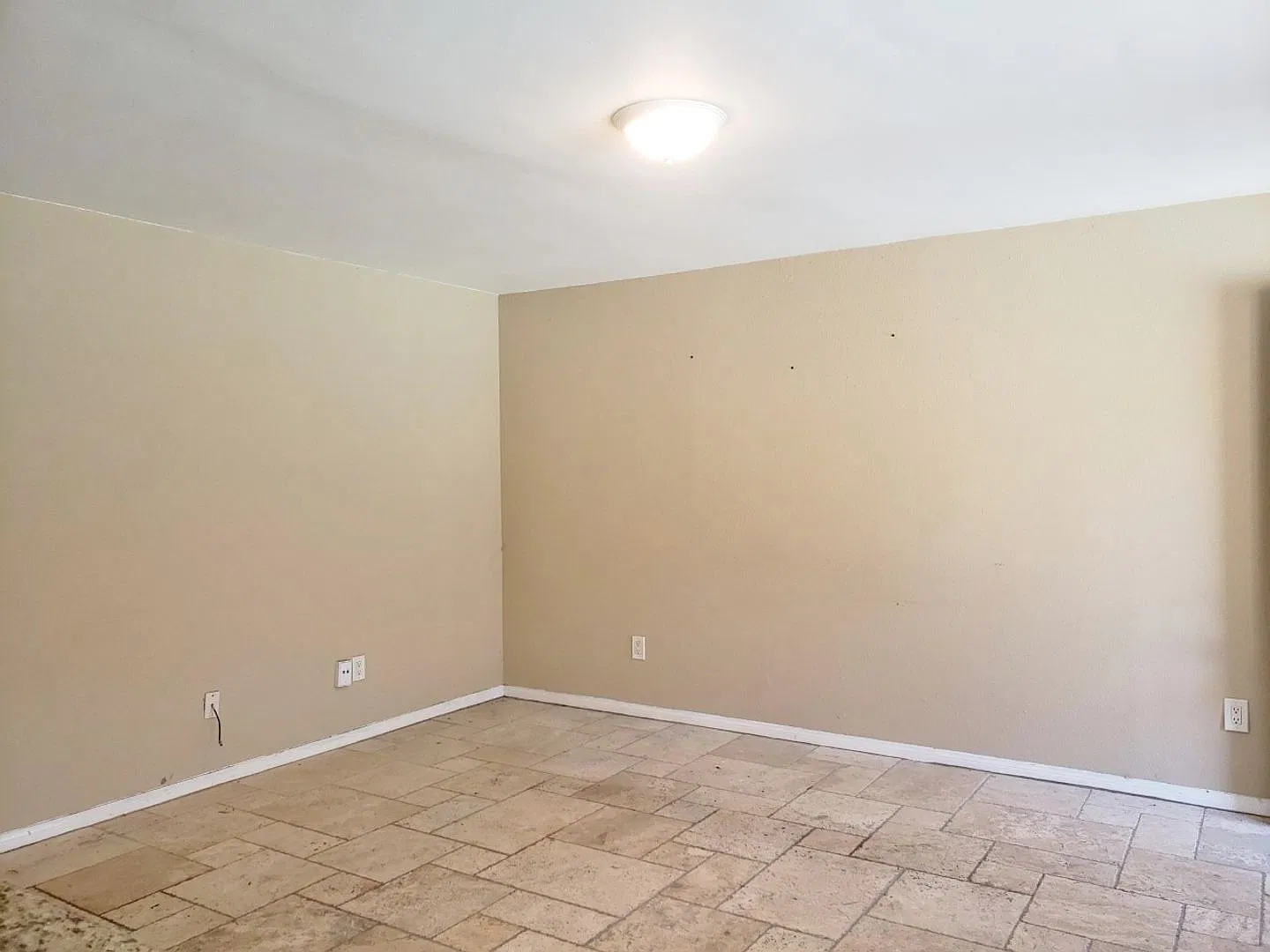 La Paloma Apartments — Photo 4