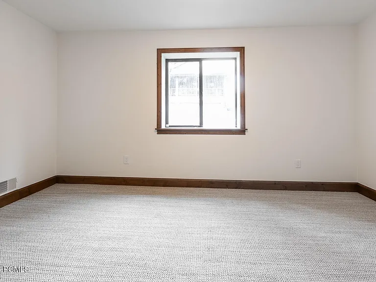 8766 N Daybreaker Dr — Photo 33