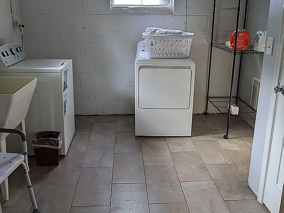 4th image of 3240 Dye Dr
