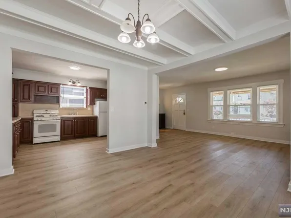 417 3rd Ave, Lyndhurst, NJ 07071