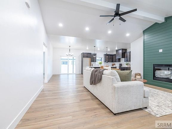 5th image of 314 Poppy St