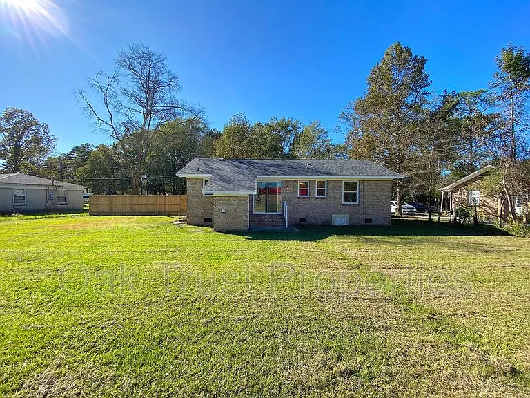167 Giles Dr — Photo 15
