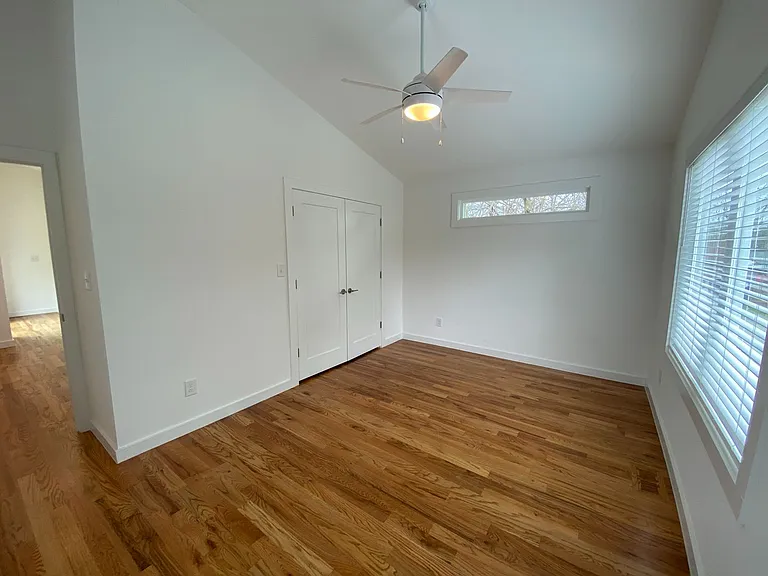 218 Heck St — Photo 11