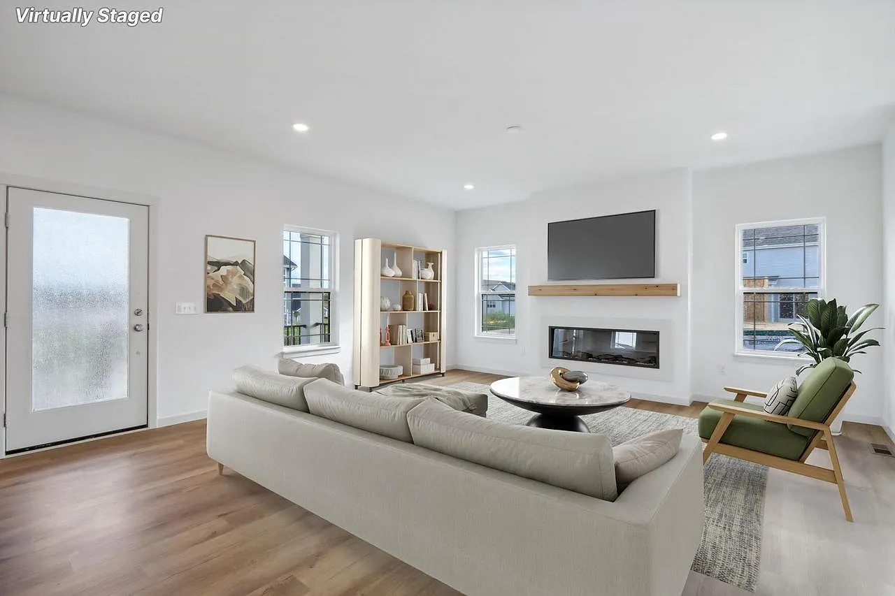 3 bed, 2.5 bath, 2029 sqft, $3,900 — Photo 3