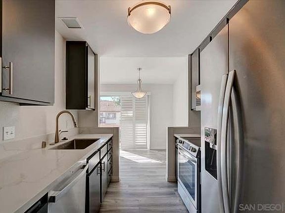2nd image of 4040 Porte La Paz