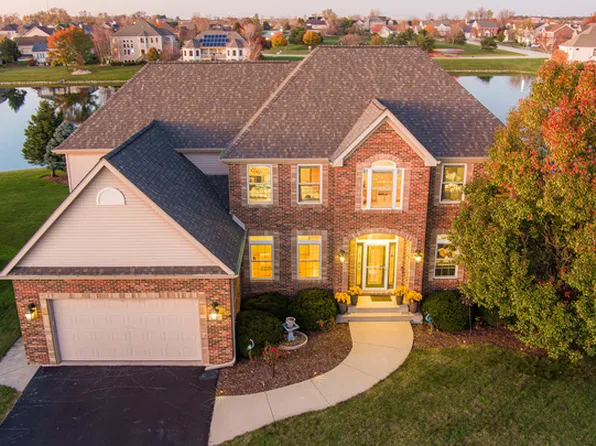 319 Alden Dr, Sycamore, IL 60178