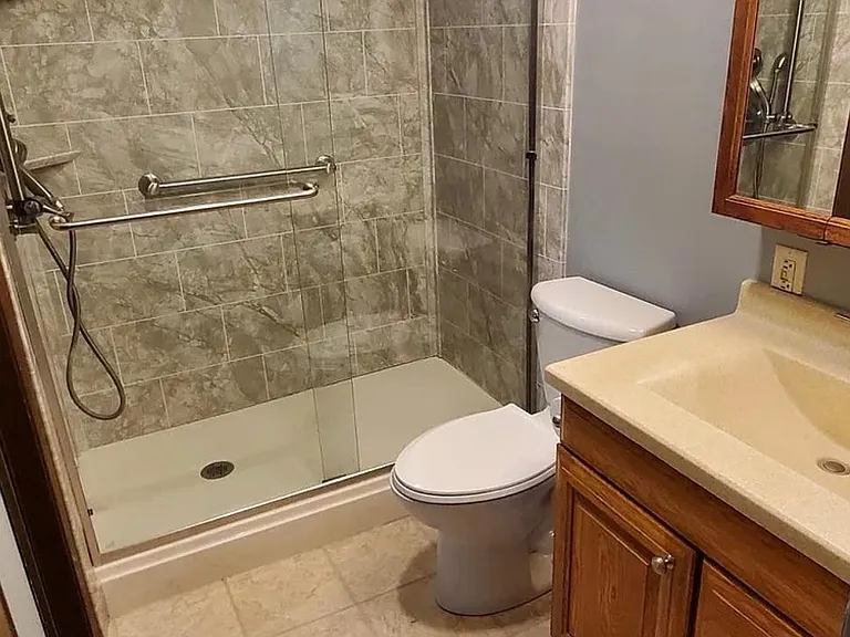 3420 Golfview Dr #121 — Photo 4