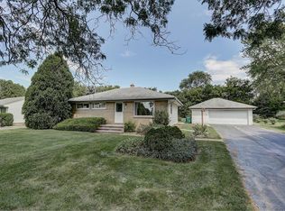 8750 S 11th Ave, Oak Creek, WI 53154