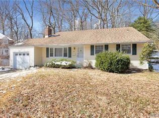 1 Beacon Dr, Port Washington, NY 11050