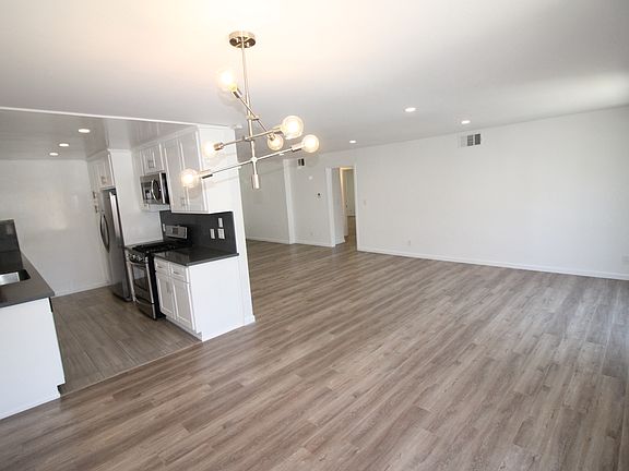 3rd image of 1432 S Saltair Ave