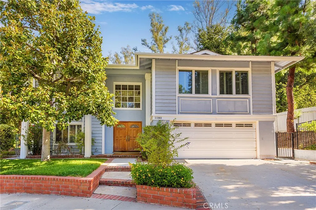 5 bed, 2.5 bath, 2724 sqft, $6,800 — Photo 1