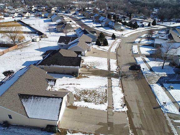 5th image of 428 Forest View Ave