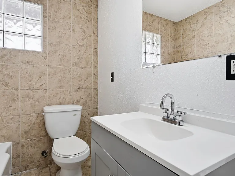 220 Brooklyn Ave — Photo 12