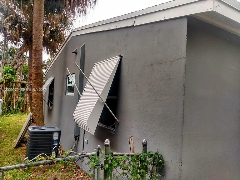 710 52nd St — Photo 3