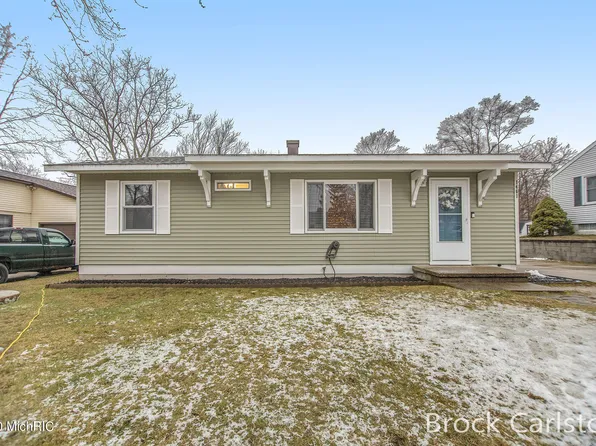 1461 Farnsworth St, Muskegon, MI 49442