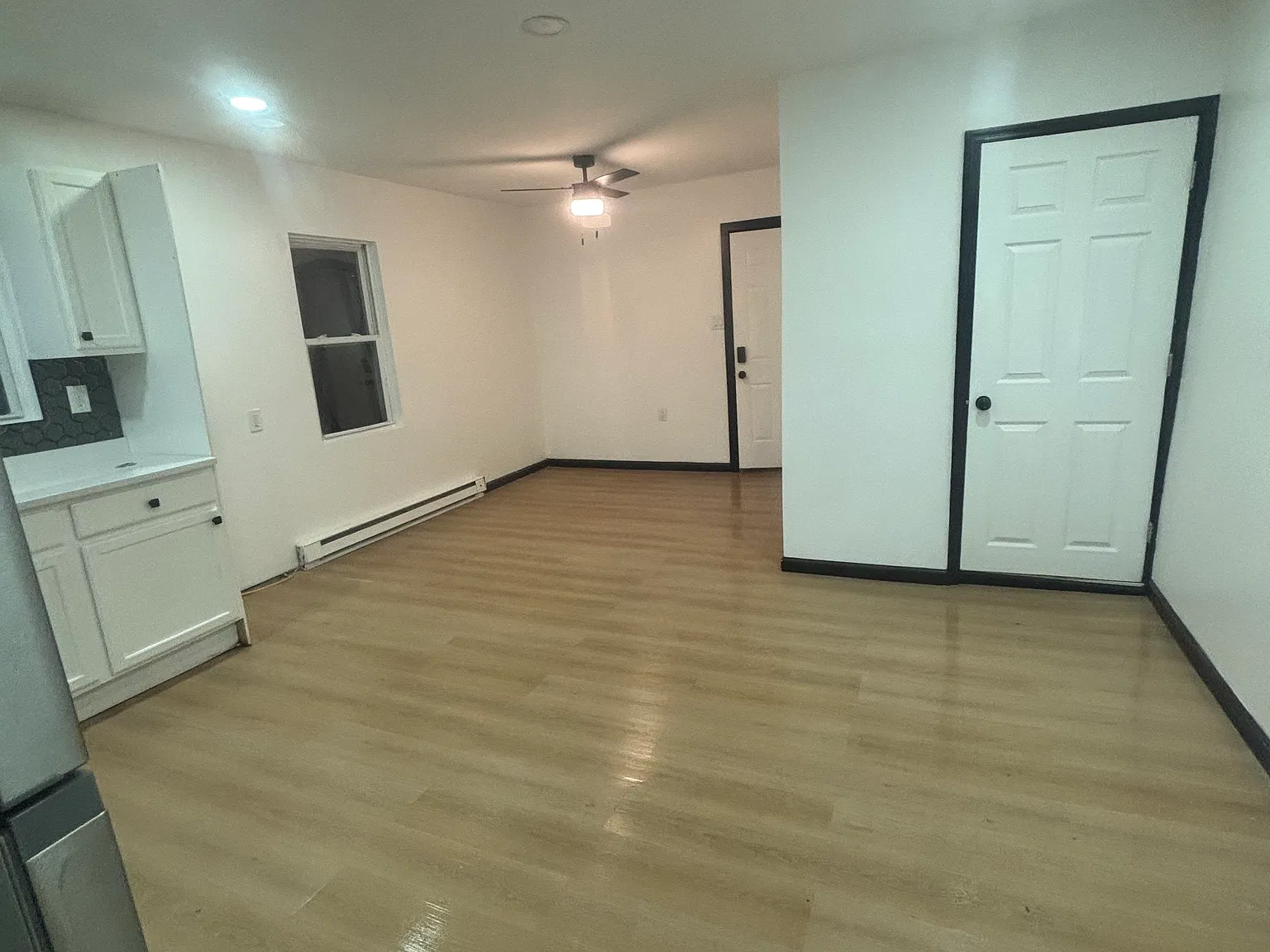 2 bed, 950 sqft, $1,200 — Photo 3