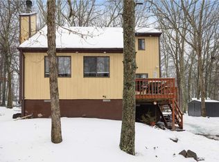 135 Depue Cir, Bushkill, PA 18324