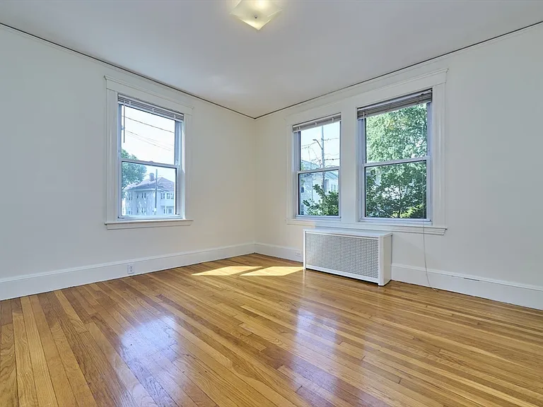 17 Elmira St #A — Photo 5