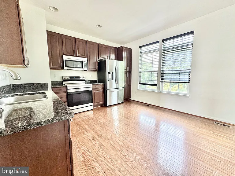 412 S Greenberry Ln — Photo 10