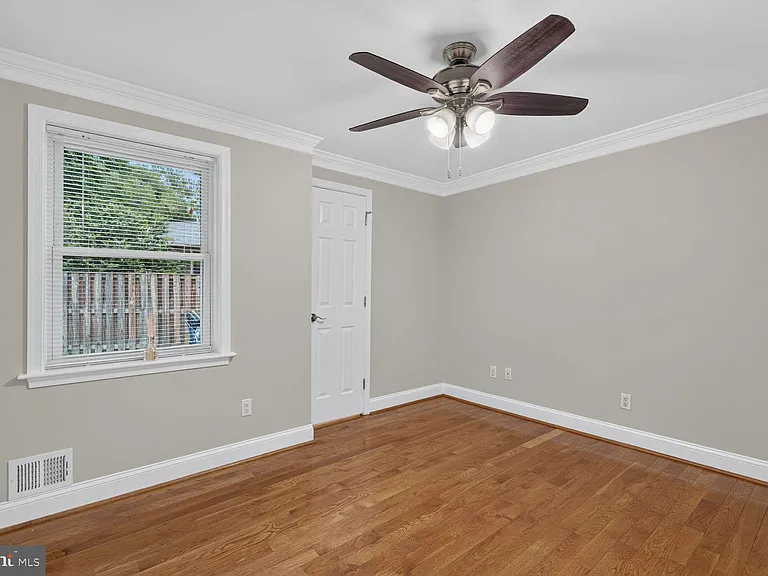 1813 Florin St — Photo 10