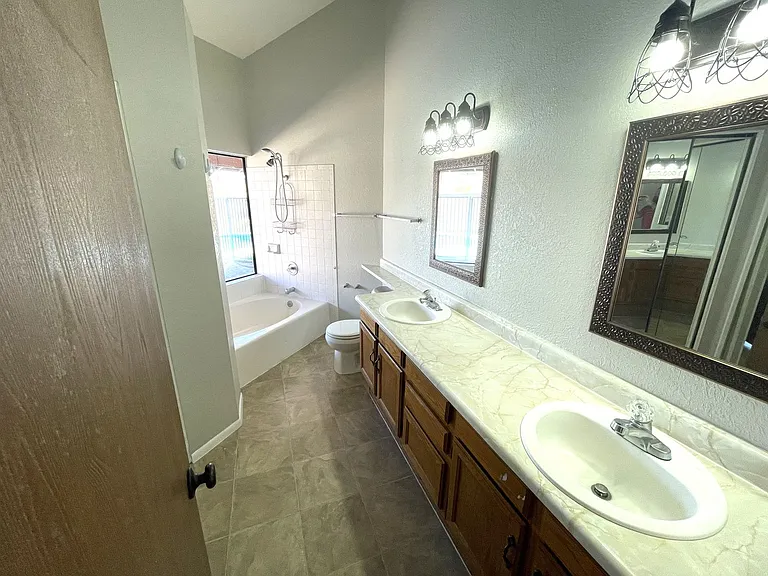 3547 Briarwood Dr — Photo 18