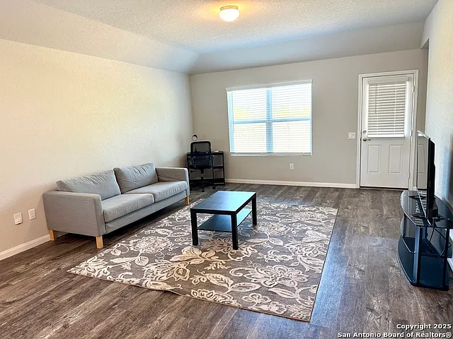 807 Blue Lndg — Photo 9