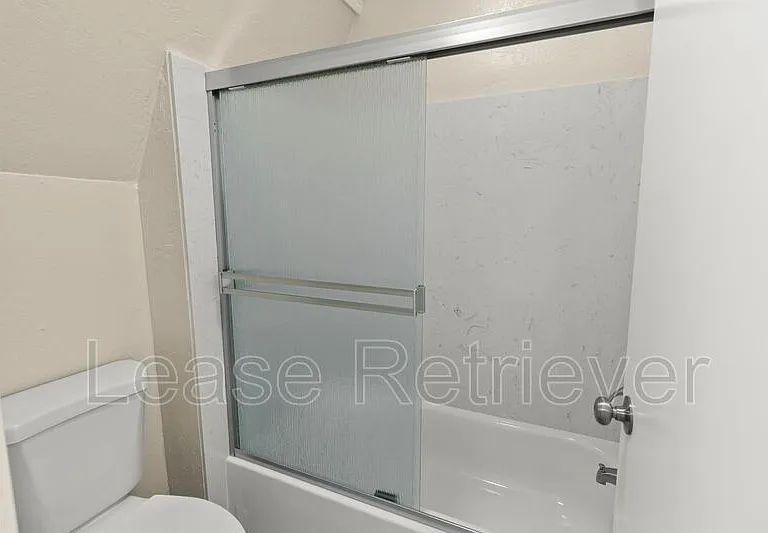 825 Heritage Pl — Photo 31