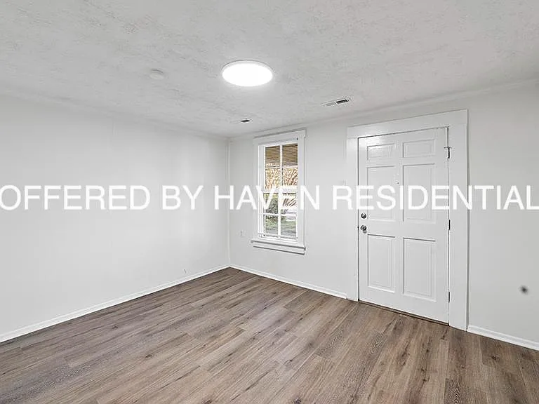 423 Church St NW — Photo 4