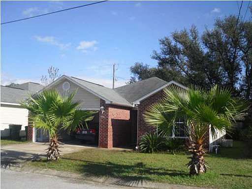 1st image of 913 Lauderhill Ln