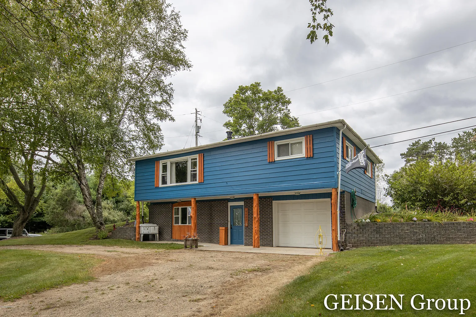 9490 Peck Rd photo 1