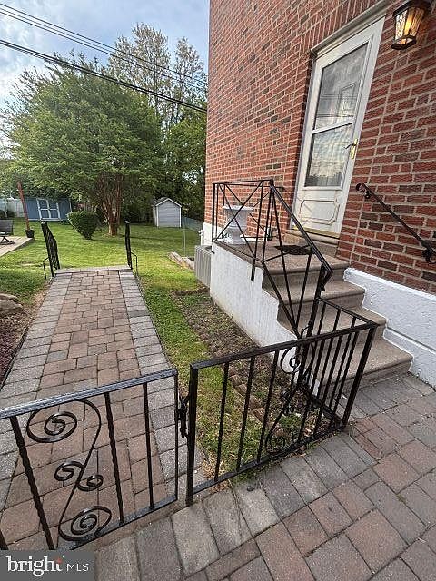 2nd image of 131 Ridgefield Rd