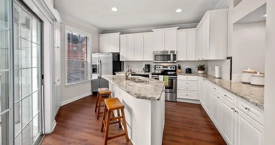 2 bed, 2.5 bath, 1724 sqft, $2,925 — Photo 4