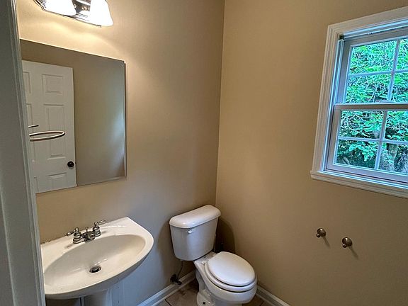 5th image of 864 Melanie Ln #864
