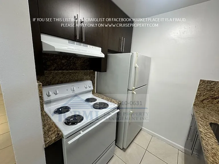 315 S Crescent Dr Hollywood, FL 33021 — Photo 11