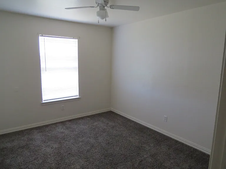 1602 Benttree Dr #D — Photo 7