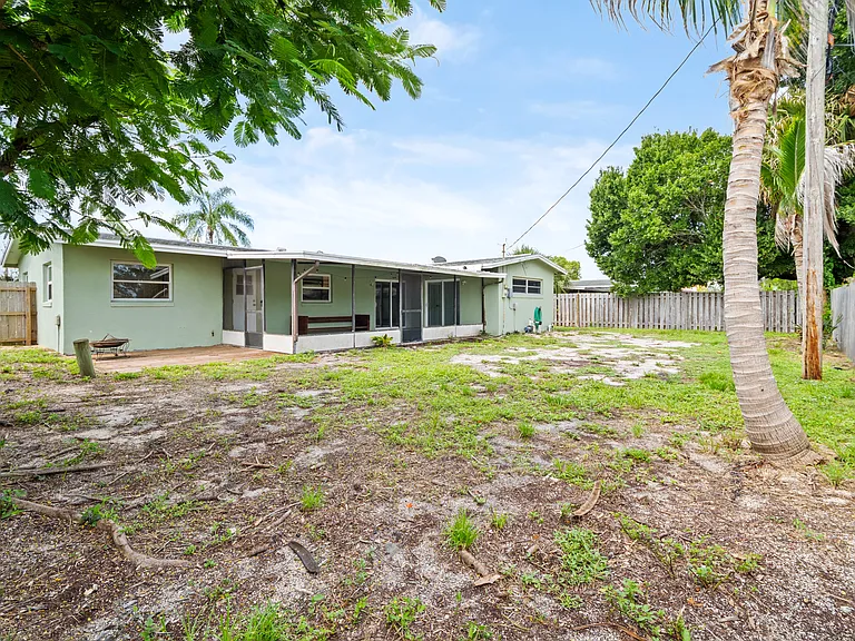 250 Carib Dr — Photo 31