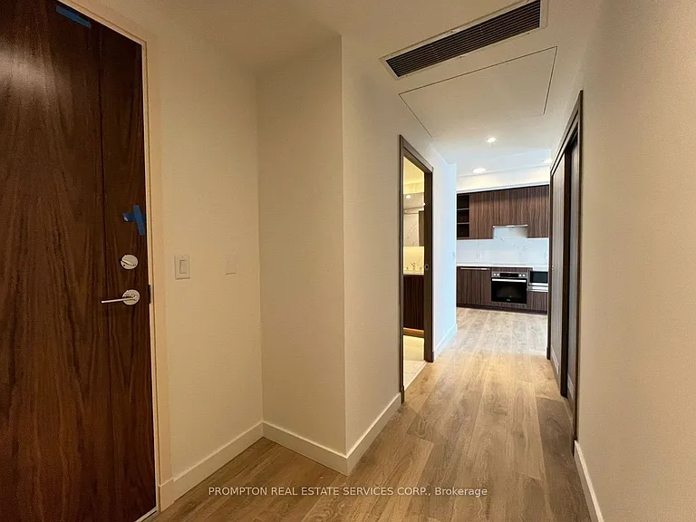 27 McMahon Dr #2012 — Photo 6