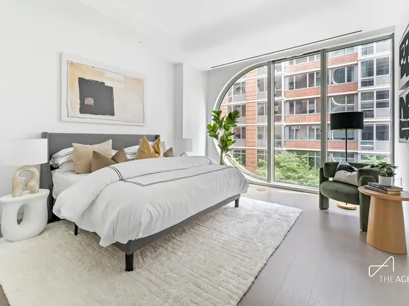 520 West 28th Street image 4 of 23