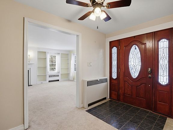 5th image of 204 Cypress St