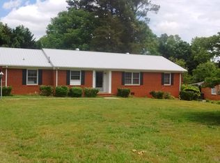 1012 Driftwood Dr, Siler City, NC 27344