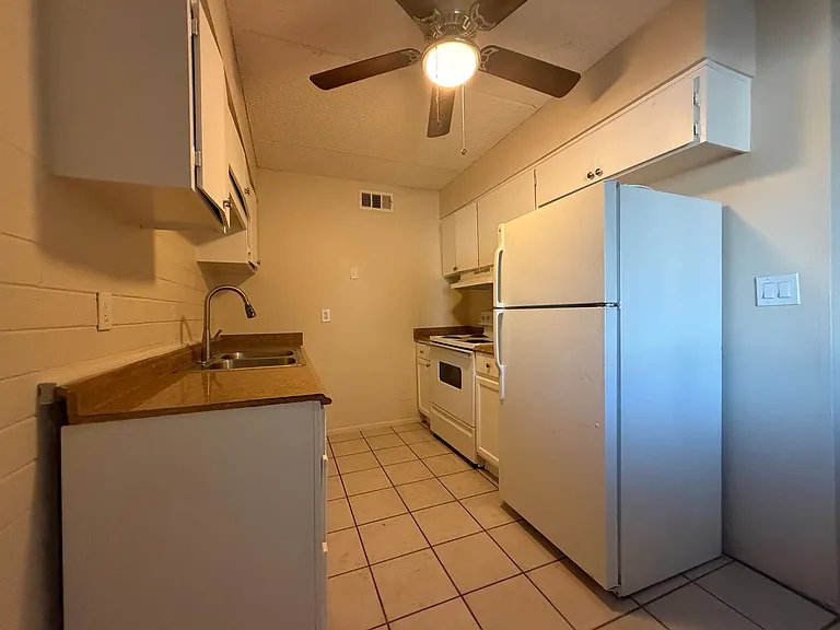 809 E Vogel Ave — Photo 5