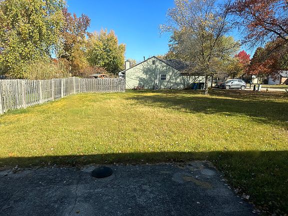 5th image of 12172 Stacie Cir