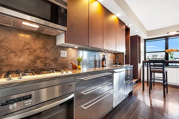 Sold by Cooper & Cooper Real Estate | media 3