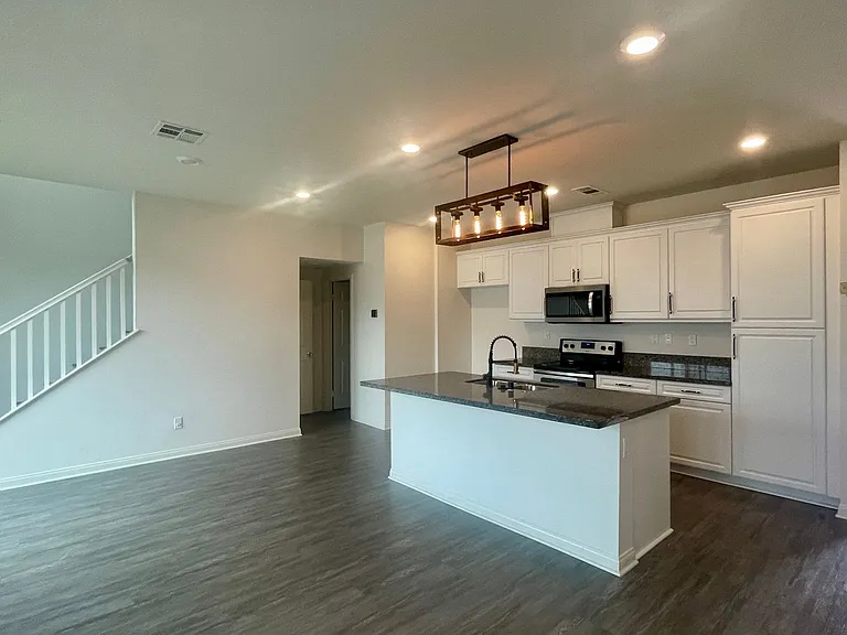 1382 Mesquite Dr — Photo 9