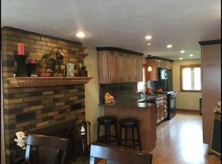 28 White Island Rd, Halifax, MA 02338